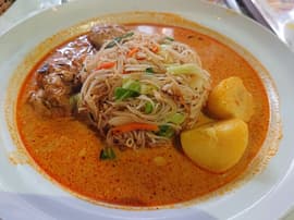 スリランカヌードルカリー 辛口(★5つ中3つ)