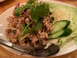 鶏ひき肉とタイハーブのスパイシーナンプラー和え