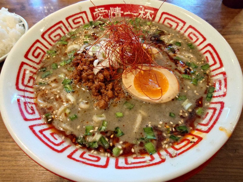 黒担々麺