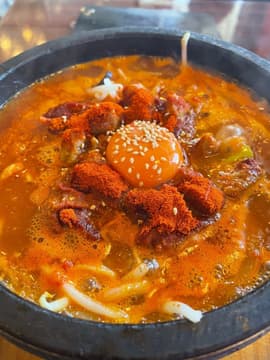 ホルモンらーめん 猛辛