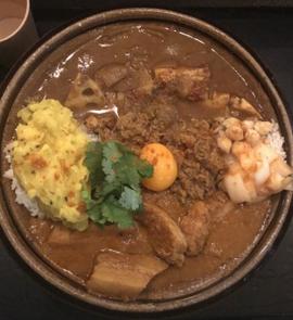 チキン&キーマ&ポークビンダルー3種盛