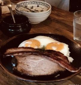 ベーコンエッグとローストポークカレー C 大辛