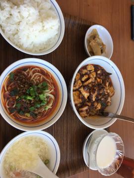 陳麻婆豆腐と坦々麺ランチ
