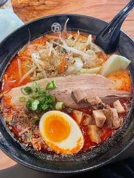 赤ラーメン  野菜炒めトッピング 激辛