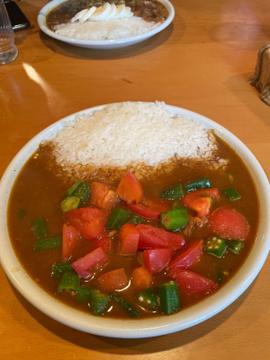 トマトカレー＋オクラ 辛さ5