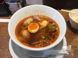 麻辣三種雲呑麺