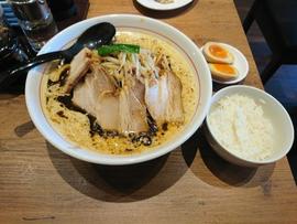 ボウボウラーメン とみ
