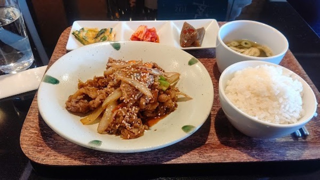 カフェ&ダイニング とんがらし
