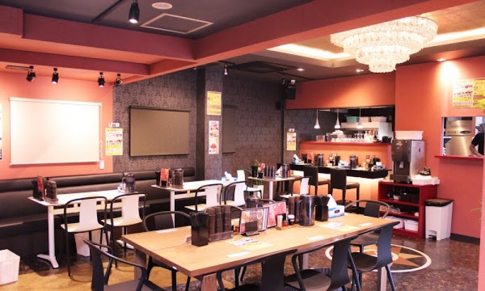 元祖トマトラーメンと辛めんとトマトもつ鍋 三味(333) 福岡博多十日えびす店