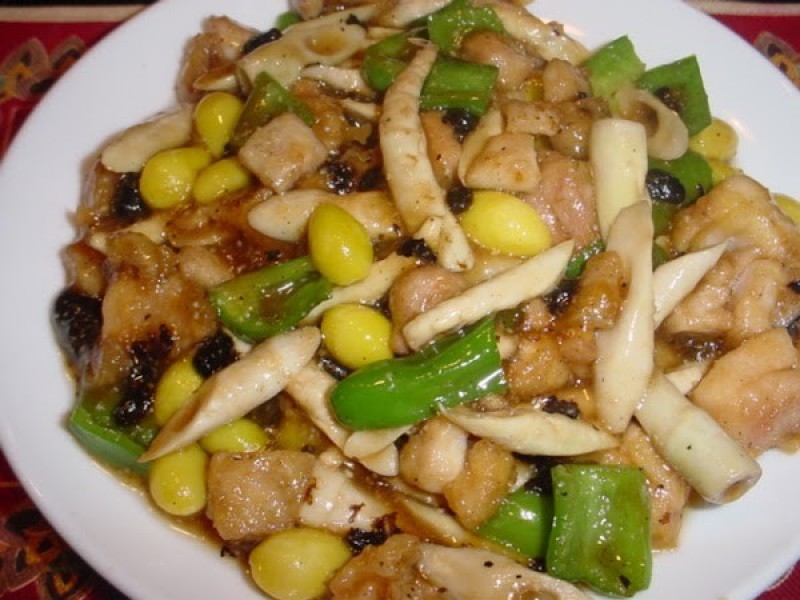 龍愛餐館（ロンアイサンカン）