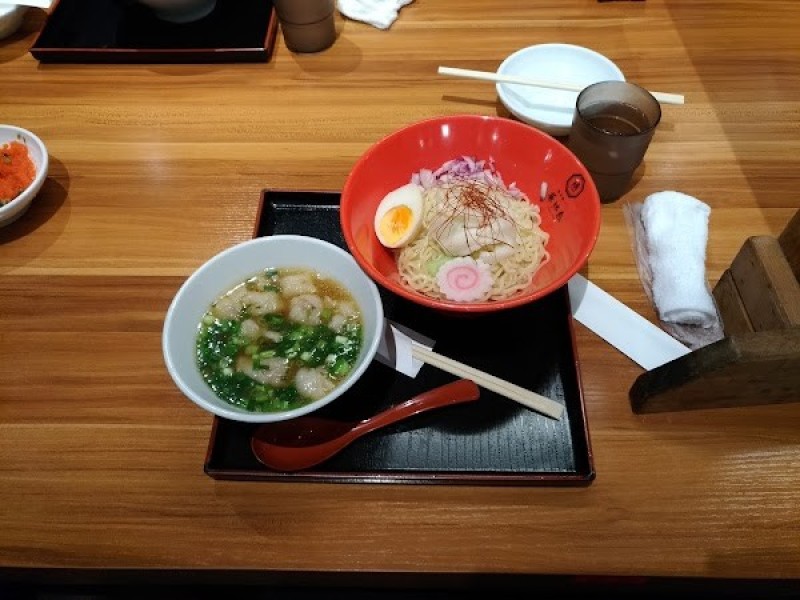 博多鶏ソバ 華味鳥 新宿三井ビル店