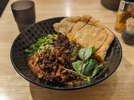四川担々麺 ななつぼし
