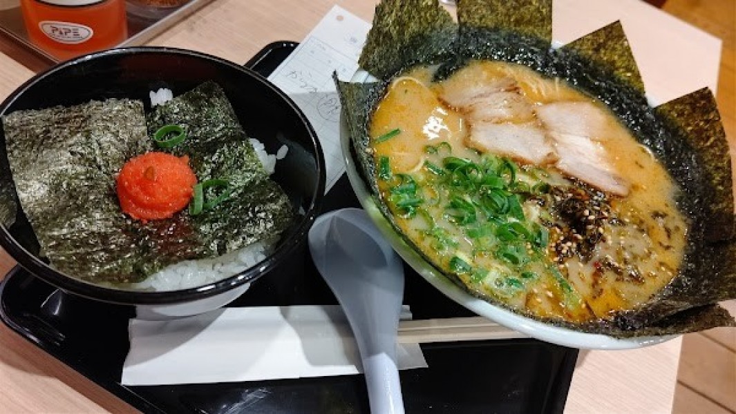 博多らーめん由丸 八重洲店