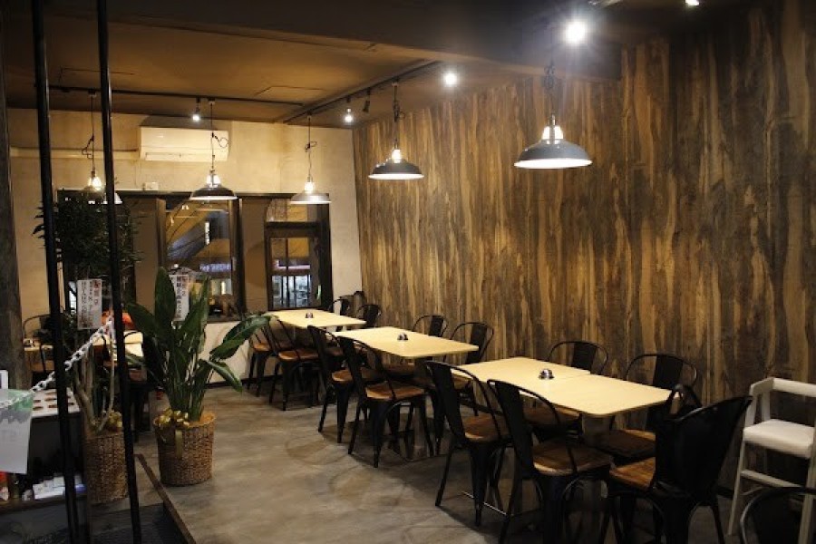 KINGBEAR 旭川さんろく店(北海道名物スープカレー専門店)