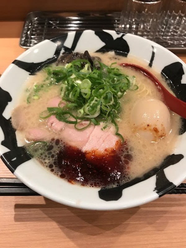 神戸豚骨ラーメン 賀正軒 三宮店
