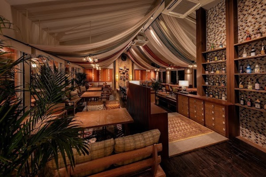 沖縄炭火料理店 うむさんの庭 (沖縄そば·沖縄居酒屋)