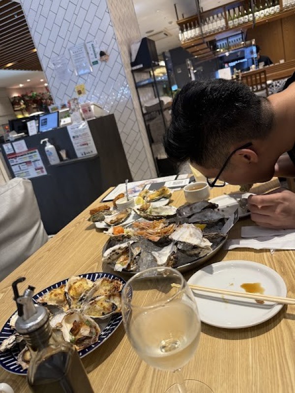 エイス シー オイスターバー 天神ソラリアプラザ店