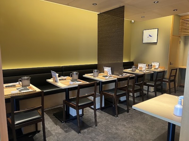 辛麺と手包み餃子 こるり