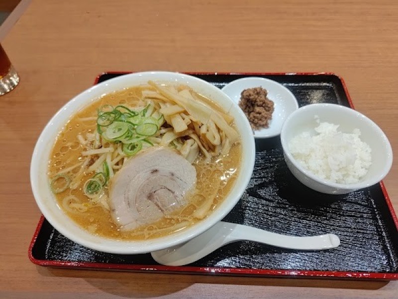 濃恋肉味噌らーめん ムムム