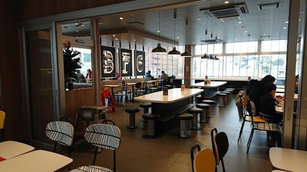 マクドナルド 片江店