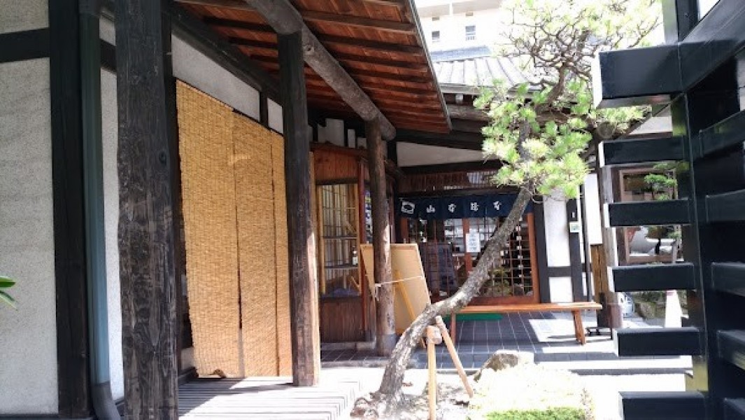 （株）山本屋本店 桜山店