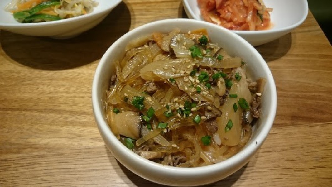 ぴょんぴょん舎 Te‐su