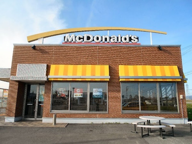 マクドナルド １２号滝川店