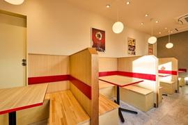 赤から小田急町田北口店