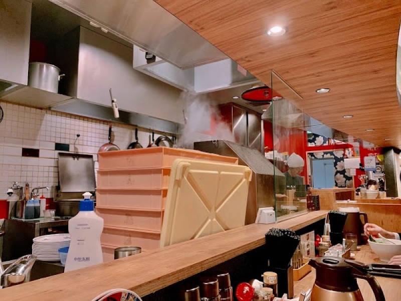 博多純系豚骨ラーメン まんかい 福岡空港店