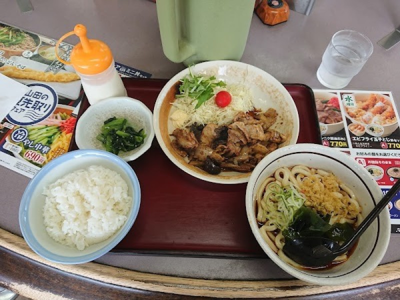 山田うどん食堂 所沢インター店