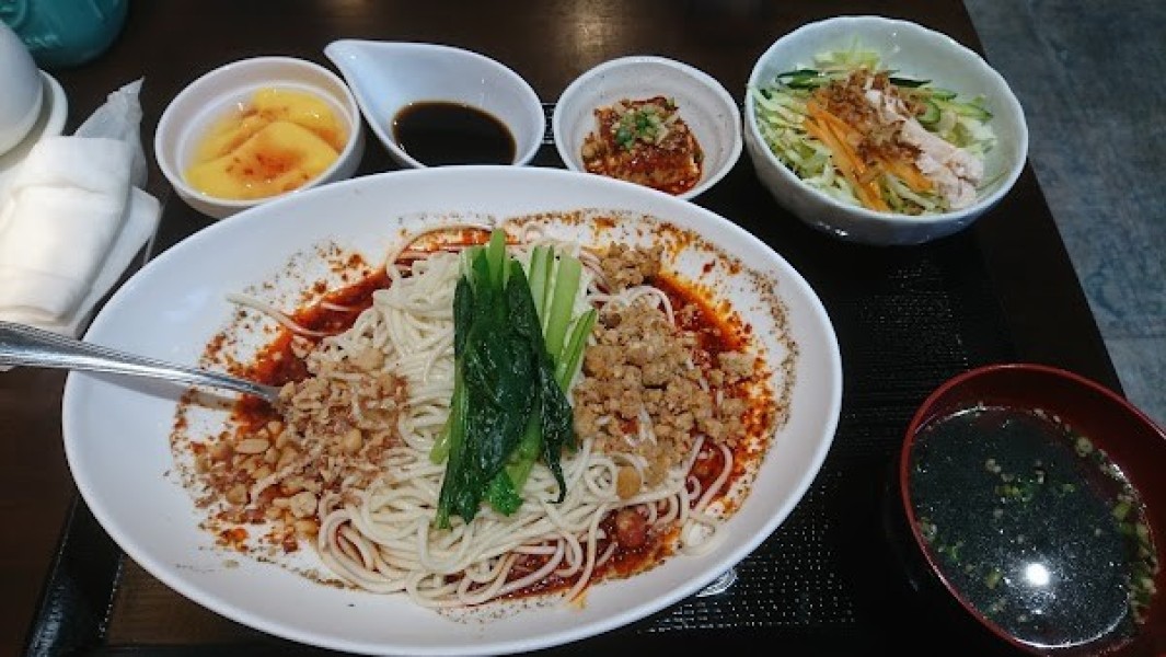 四川家庭料理 楊 八戸