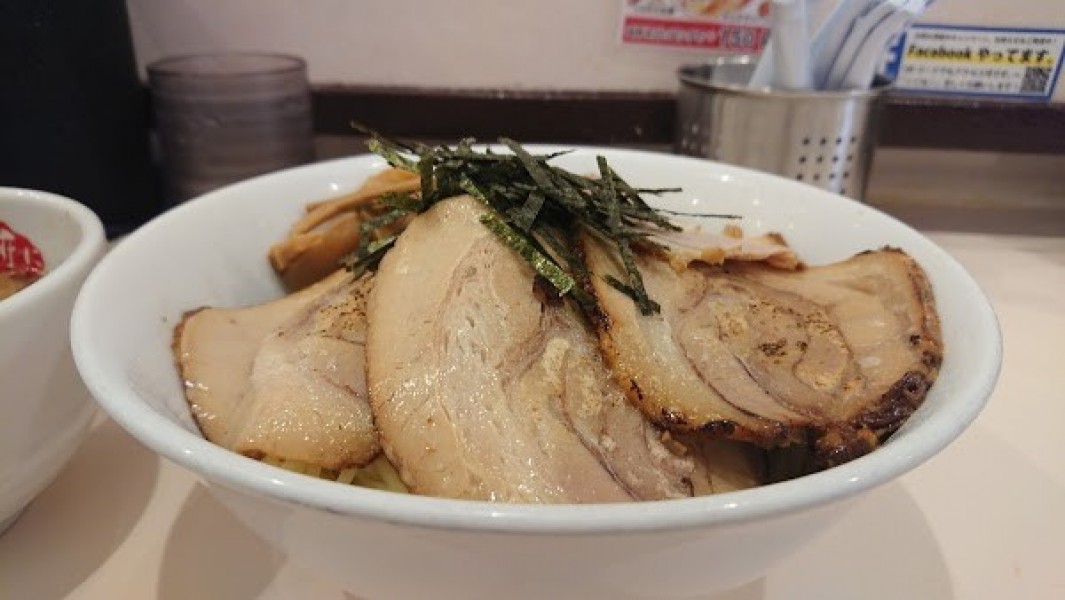 京都銀閣寺ますたにラーメン 日本橋本店