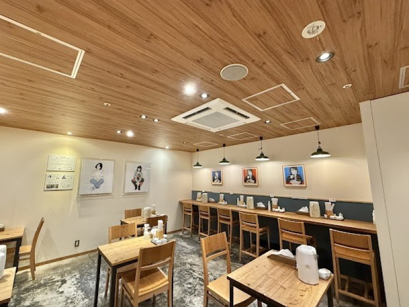 博多醤油ラーメン 月や 博多デイトス店