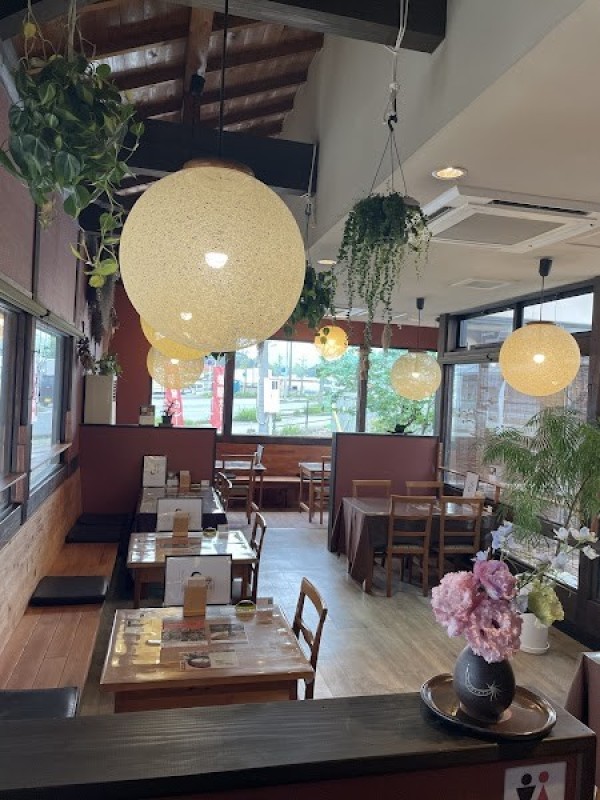 農家 レストラン 三日月食堂