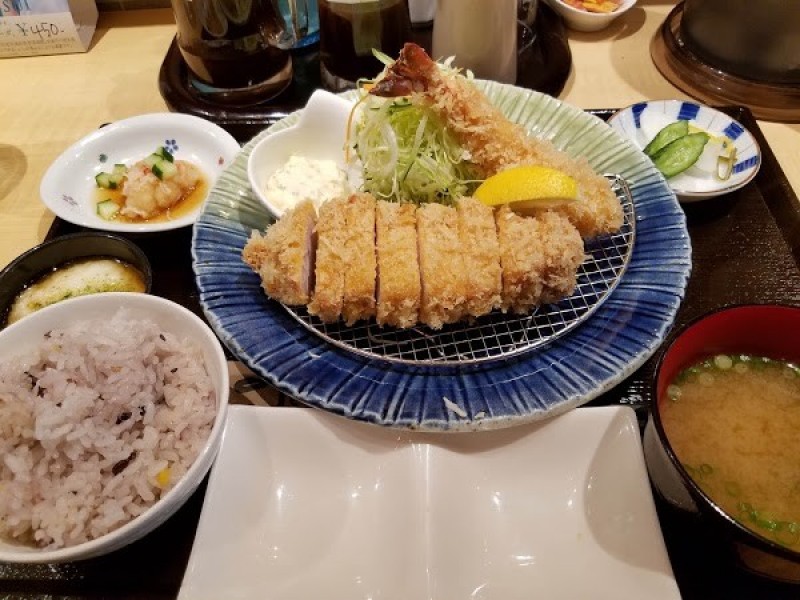 とんかつ よしだ