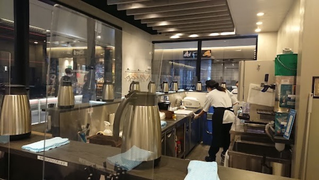 鶏白湯らーめん 自由が丘蔭山 新宿東宝ビル