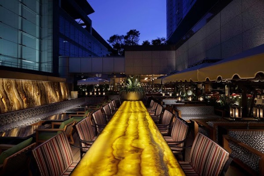 el caliente modern mexicano