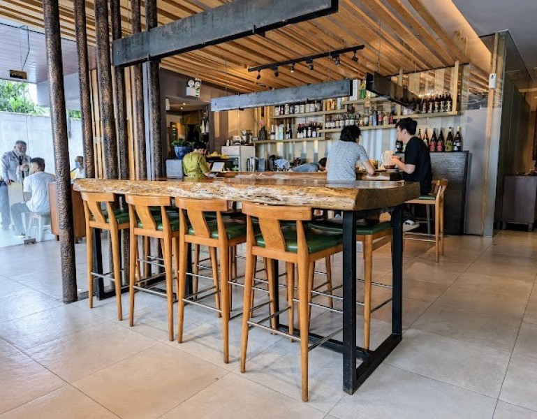 Kazunori Japanese Restaurant / Kazu Cafe