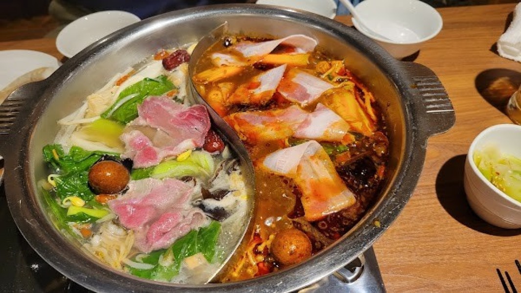 四川麻辣火鍋天府 関内店