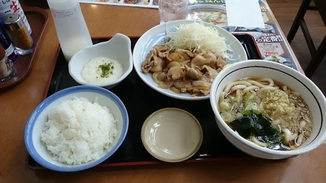 山田うどん食堂 元八王子店
