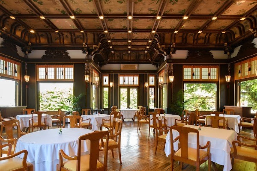 メインダイニングルーム・ザ・フジヤ