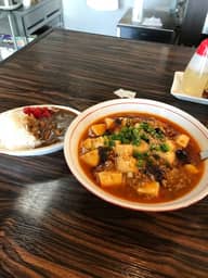 麻婆ら〜麺とカレーライス小 辛め