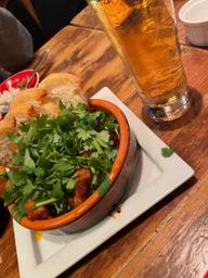 チリージョ パクチーと鶏もも肉