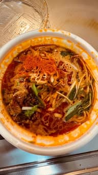 唐辛子にまみれる鬼辛担々麺 辛さMAX!