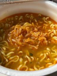 でかまるバリシャキ！辛もやし味噌ラーメン