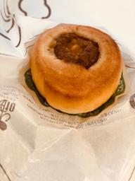 こんがりビストロまん　とろーりチーズカレー味