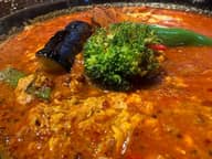 【辛・オブ・ザ・イヤー2025銅賞】たまごとチーズの四川スープカレー激辛春雨入り