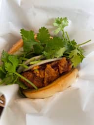 パクチーチキンバーガー トムヤムクン 