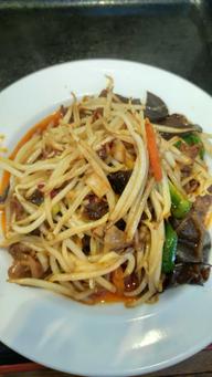 ホルモンともやしのからいため