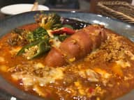 【辛・オブ・ザ・イヤー2025銅賞】たまごとチーズの四川スープカレー激辛春雨入り